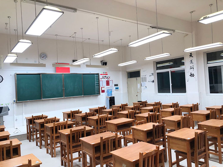 LED教室燈黑板燈護眼燈有用嗎家裏可以安裝護眼燈嗎 